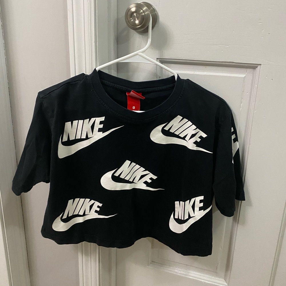Nike Black & White Logo Cropped Teeshirt